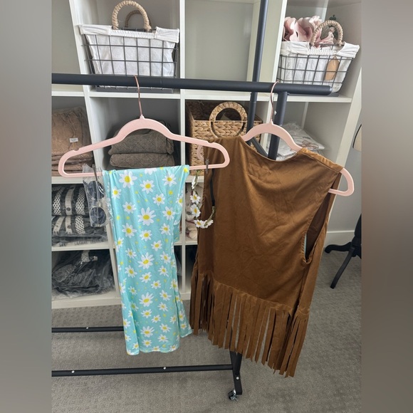 Girls Tipsy Elves Hippie Costume - Picture 5 of 5